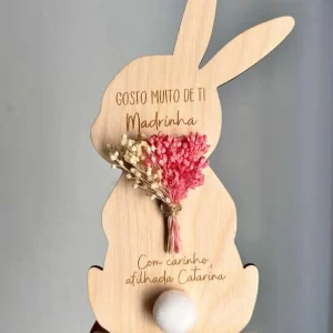 Coelho de Madeira Personalizado – Lembrança Especial de Páscoa com base